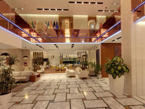 Lobby lounge