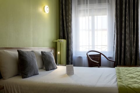 Standard Double Room | Desk, free WiFi, bed sheets