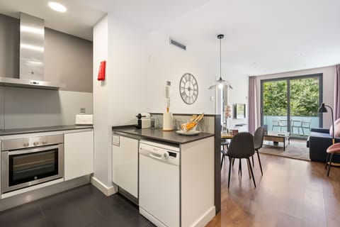 Standard Suite, 1 Bedroom | Private kitchen | Full-size fridge, microwave, oven, stovetop