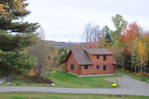 Cabin 3, 3 Bedrooms, Non Smoking, 2 Bathrooms | Individually decorated, individually furnished, iron/ironing board