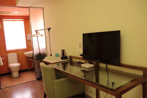 Standard Double Room | Desk, blackout drapes, free WiFi, bed sheets