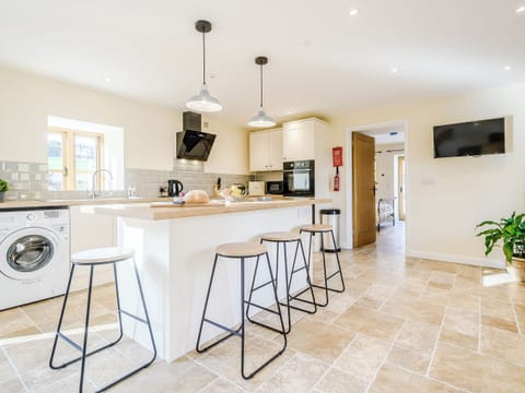 Kitchen | Priors Lodge Barns - Owl Barn - Priors Lodge Barns , Bream, near Lydney