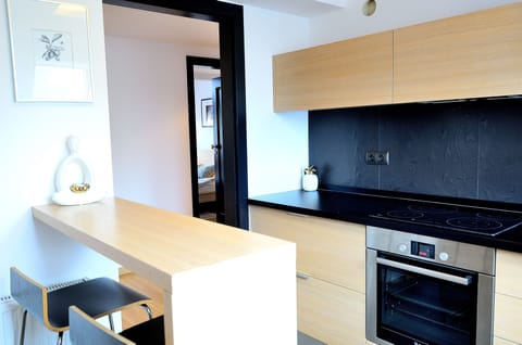 Apartment | Private kitchen | Fridge, oven, dishwasher, cookware/dishes/utensils