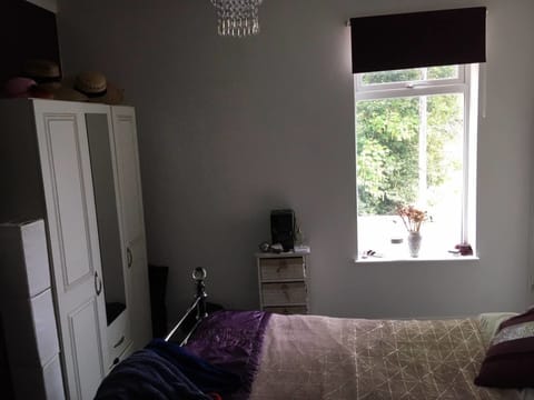 House | 2 bedrooms, iron/ironing board, free WiFi, bed sheets