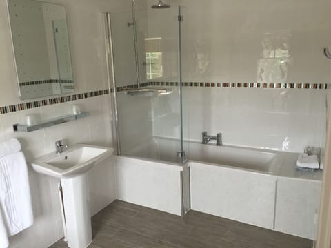 Luxury Suite, Ensuite (Royal) | Bathroom