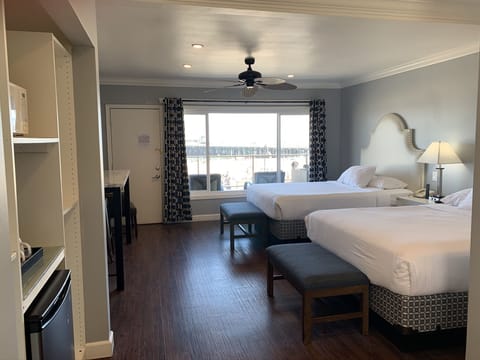 Signature 2 Queen Bed, Ocean View | Iron/ironing board, free WiFi, bed sheets