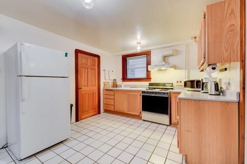 Apartment, 2 Bedrooms | Private kitchen | Fridge, coffee/tea maker