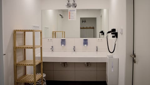 Basic Double or Twin Room, Shared Bathroom | Shared bathroom