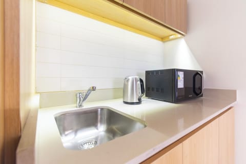 Standard Room | Private kitchenette | Mini-fridge, microwave, electric kettle