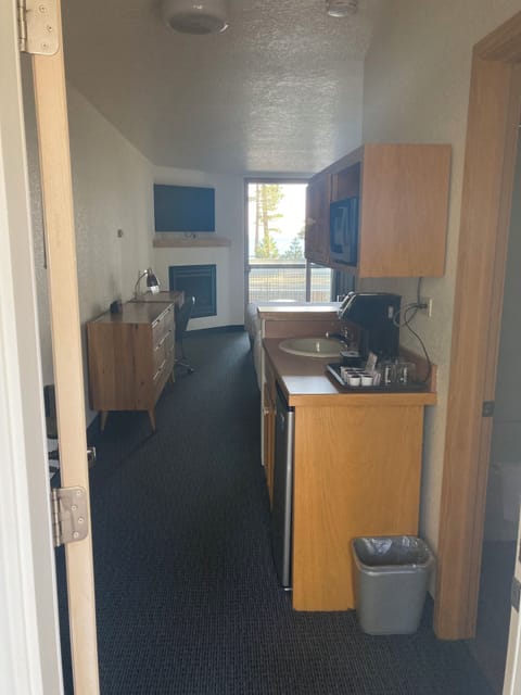 Signature Room, 2 Queen Beds, Lake View | Desk, laptop workspace, blackout drapes, soundproofing