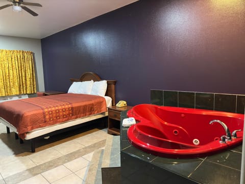 Honeymoon Room, 1 Bedroom, Non Smoking, Jetted Tub | Premium bedding, desk, laptop workspace, blackout drapes