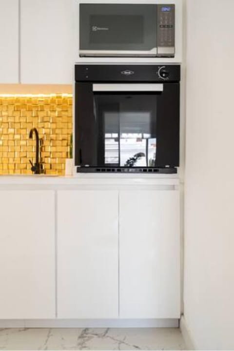 Studio Apartment with Kitchenette | Private kitchen