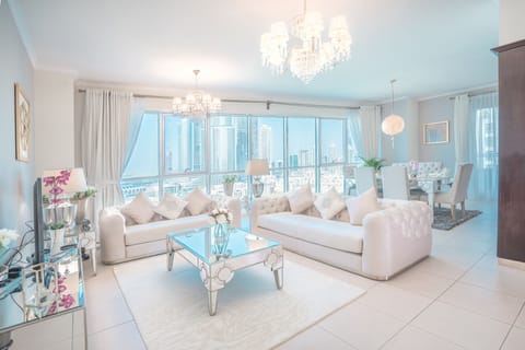 Apartment, 3 Bedrooms | Individually decorated, individually furnished, blackout drapes