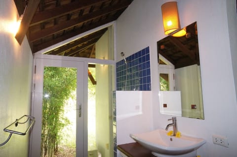 Champa Villa | Bathroom | Shower, rainfall showerhead, free toiletries, hair dryer