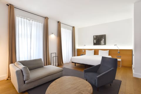 Premium Double Room | Minibar, in-room safe, individually decorated, individually furnished