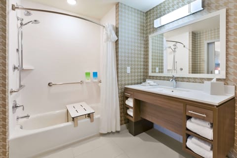 Suite, 2 Queen Beds, Accessible, Bathtub | Bathroom | Free toiletries, hair dryer