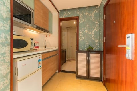 Deluxe Double Room, Lake View | Private kitchenette | Electric kettle