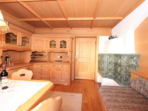 Room, Property, Building, Furniture, Ceiling, Interior Design, House, Floor, Real Estate, Home