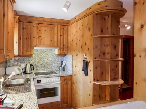 Room, Cabinetry, Furniture, Property, Wood Stain, Countertop, Kitchen, Cupboard, Building, Interior Design