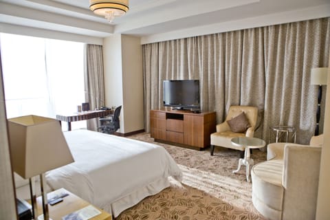 Suite, 1 King Bed | 1 bedroom, down comforters, pillowtop beds, minibar