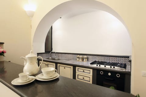 Villa, 6 Bedrooms | Private kitchen | Electric kettle