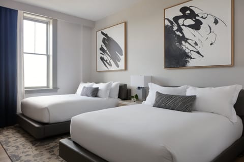 Frette Italian sheets, premium bedding, minibar, in-room safe