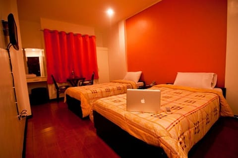 Deluxe Room, 2 Twin Beds | Desk, free WiFi, bed sheets