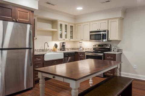 Classic Suite, 2 Bedrooms, Non Smoking | Private kitchen | Full-size fridge, microwave, stovetop, dishwasher