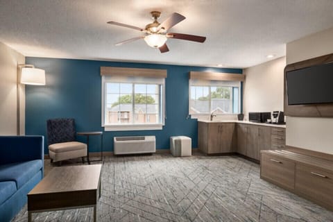 Suite, 1 King Bed (Wet Bar) | Premium bedding, pillowtop beds, desk, laptop workspace