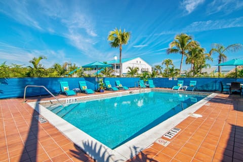 Outdoor pool, open 7:30 AM to 9:30 PM, free cabanas, sun loungers