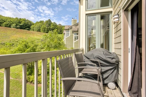 Exclusive Chalet, 2 Bedrooms (214 Chateau Ridge - No Pets Allowed) | Balcony