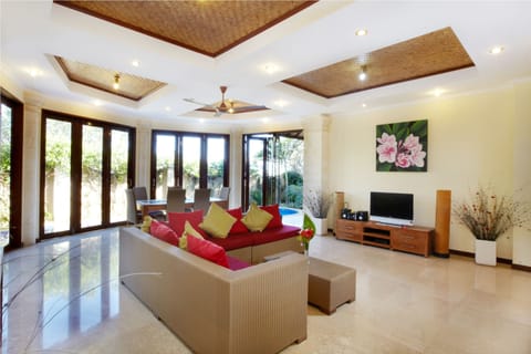 Villa, 1 Bedroom, Ocean View | Living room | 43-inch flat-screen TV with satellite channels, LCD TV
