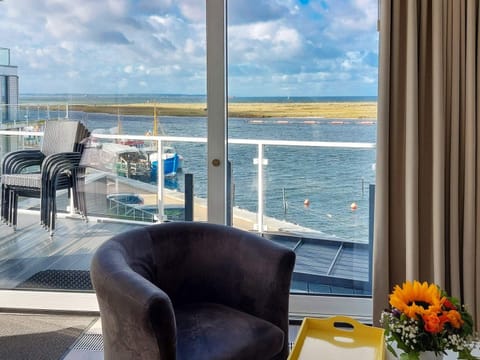 Apartment | Water view