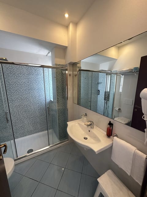 Double Room, Garden View | Bathroom | Shower, free toiletries, hair dryer, bidet