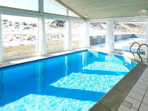 House | Pool