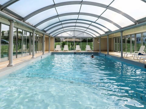 Water, Property, Plant, Swimming Pool, Azure, Sky, Building, Leisure, Shade, Recreation
