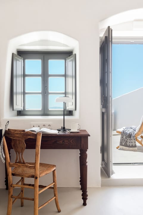 Alitana Suite | Living area | Smart TV