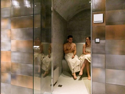 Sauna, steam room