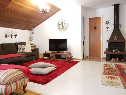 Executive Penthouse, 3 Bedrooms, Accessible | Living area | 42-inch LCD TV with cable channels, TV