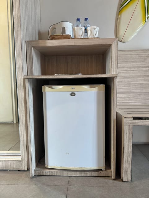Mini-refrigerator