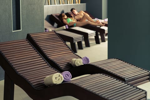 Couples treatment rooms, sauna, body treatments, aromatherapy