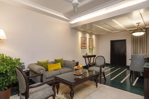 Maharaja Suite | Living area | 32-inch LCD TV with satellite channels, TV