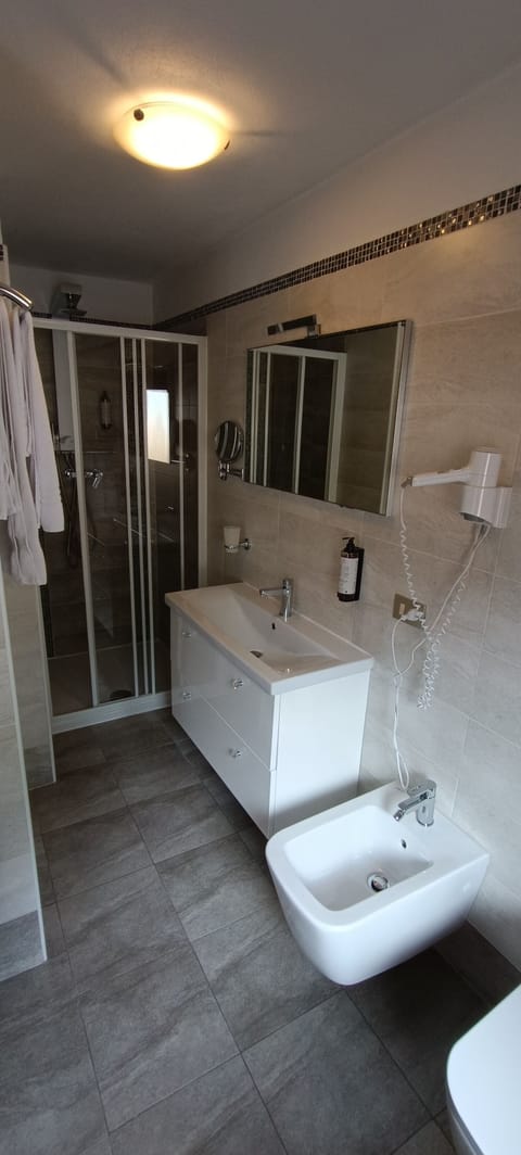Triple Room, Balcony | Bathroom | Bidet