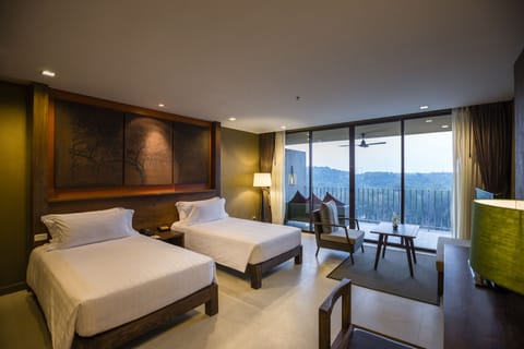 Grand Deluxe Room | Premium bedding, down comforters, Select Comfort beds, minibar