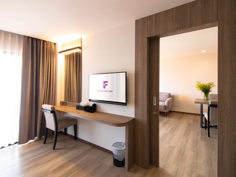 Executive Suite Sea view Room | Living area | LCD TV