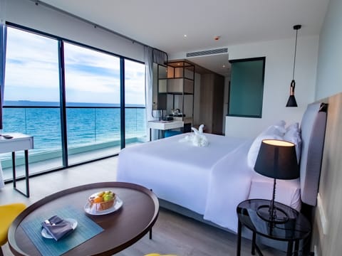 Premier Sea View Room | In-room safe, desk, laptop workspace, free WiFi