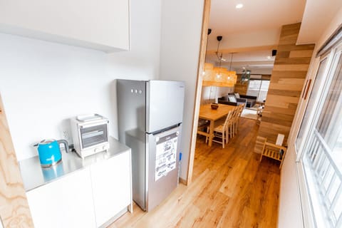 Private One Floor Apartment, Non Smoking | Private kitchenette | Fridge, microwave, stovetop, electric kettle