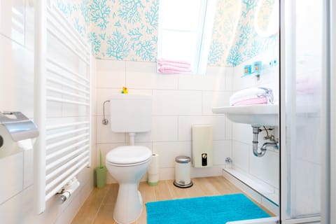 Standard Single Room | Bathroom | Shower, hair dryer, towels, soap