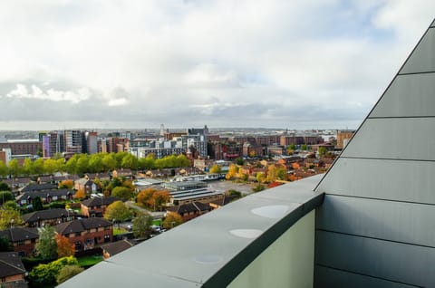 Apartment, 2 Bedrooms | Street view