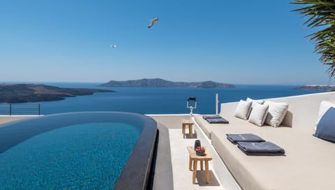 Infinity pool